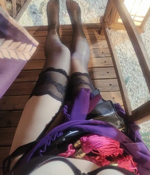 女王庄园里骑人马比赛_剧情片天堂在线