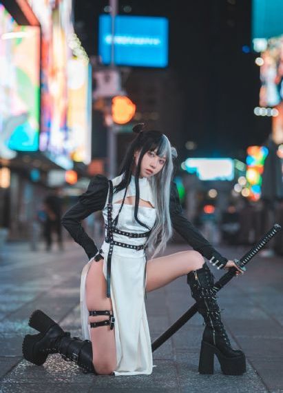 黑人运动员短跑时甩出大_DVD免费观看